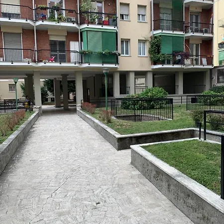 Nocleg ze śniadaniem Smart Prada Foundation
