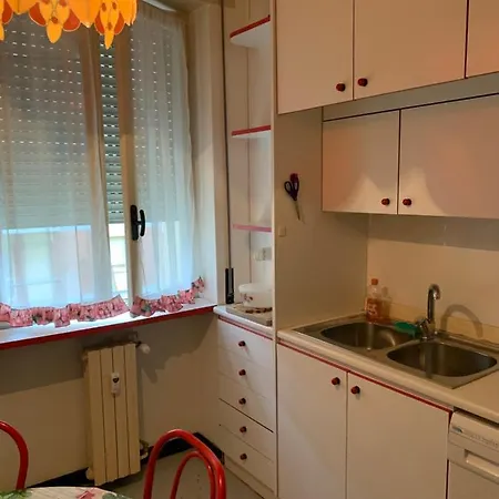 Smart Prada Foundation Bed & Breakfast